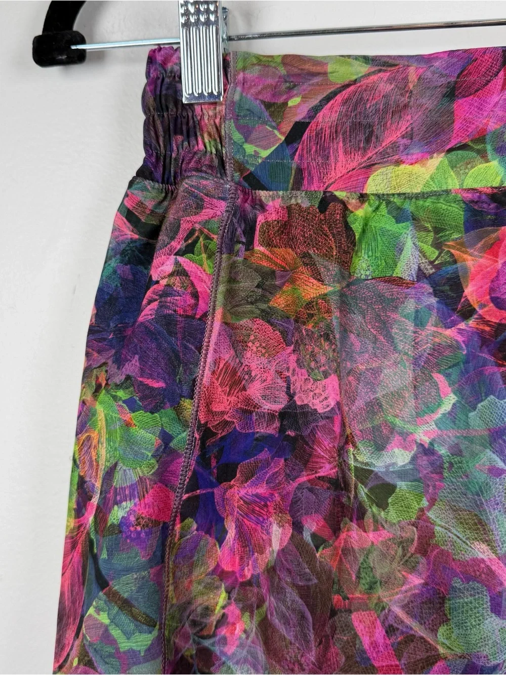 Lululemon Hotty Hot High-Rise Skirt Vivid Floral Tone Multi Graphite Size 4